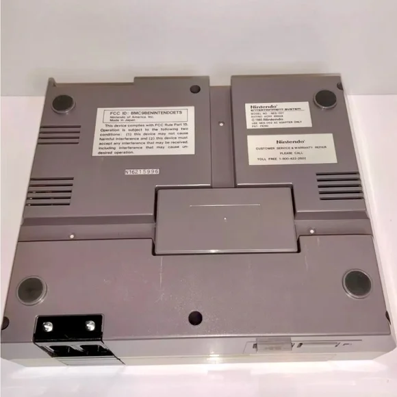 1985 Original Nintendo NES Console With 2 Controllers, Adapter ~ No games! - Picture 3 of 14